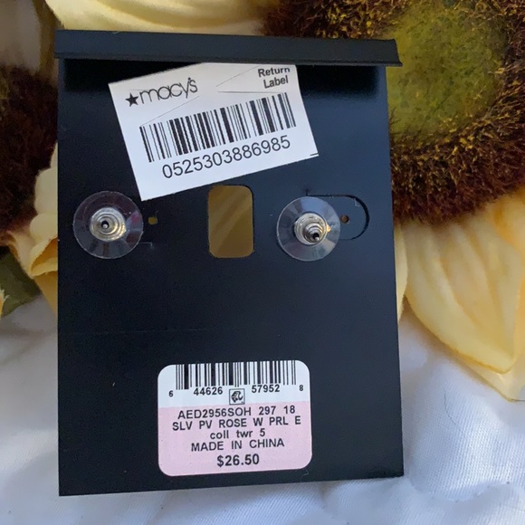 NWT! INC Rose & Pearl Earrings - Picture 5 of 7